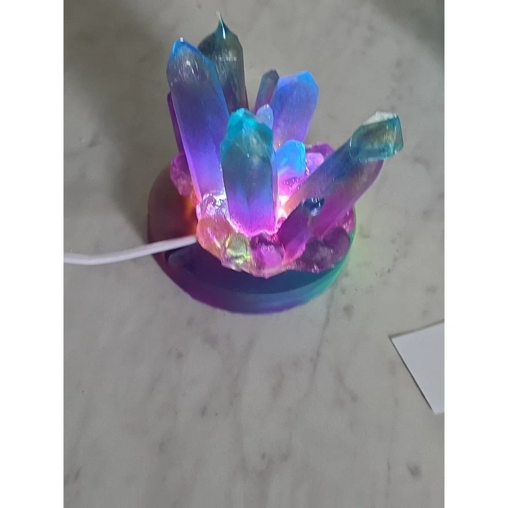 Handmade Resin Crystal LED Night Light – Glowing Crystal Cluster Lamp Home Decor